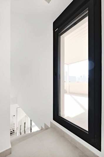 Image No.28-3 Bed Semi-Detached for sale