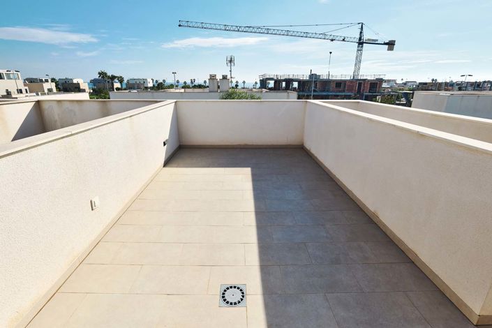 Image No.45-3 Bed Semi-Detached for sale