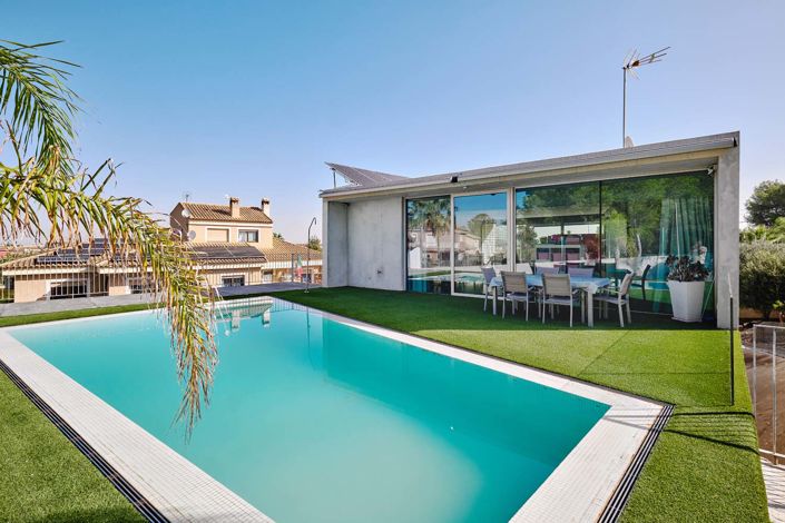 Image No.2-3 Bed Villa for sale