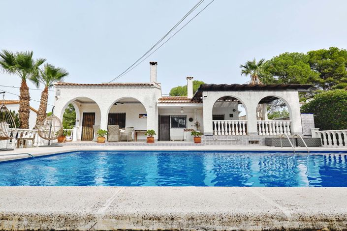 Image No.2-4 Bed Villa for sale