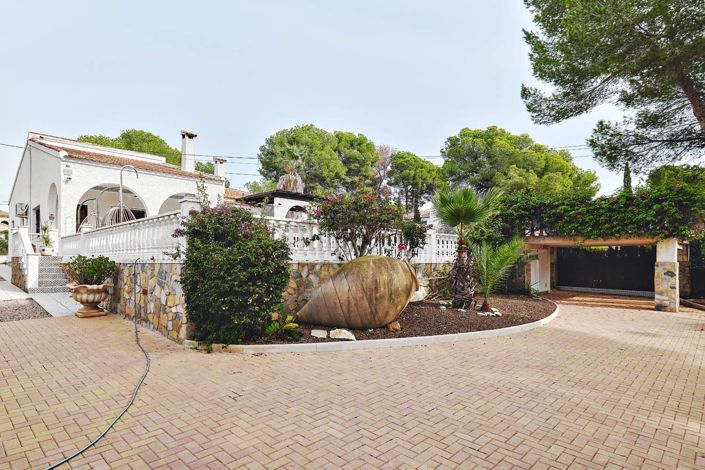 Image No.3-4 Bed Villa for sale