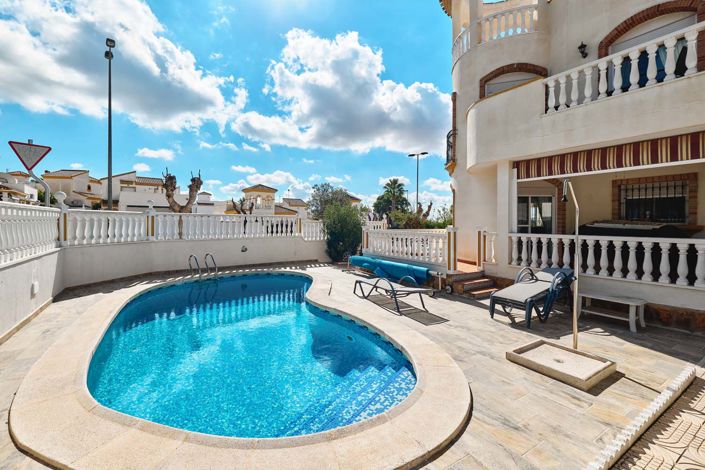 Image No.43-3 Bed Villa for sale