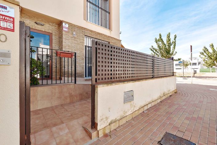 Image No.4-4 Bed Semi-Detached for sale