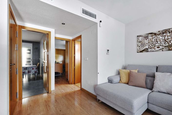 Image No.16-4 Bed Semi-Detached for sale