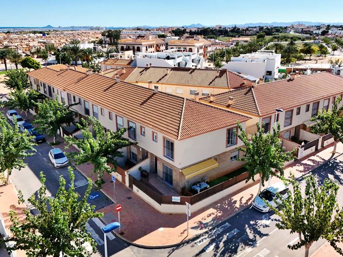 Image No.3-4 Bed Semi-Detached for sale