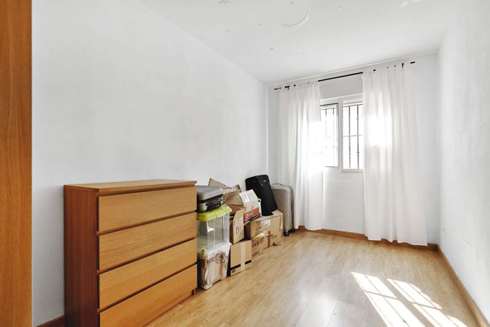 Image No.37-4 Bed Semi-Detached for sale