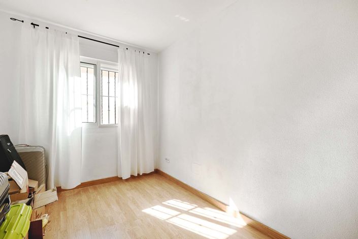 Image No.39-4 Bed Semi-Detached for sale