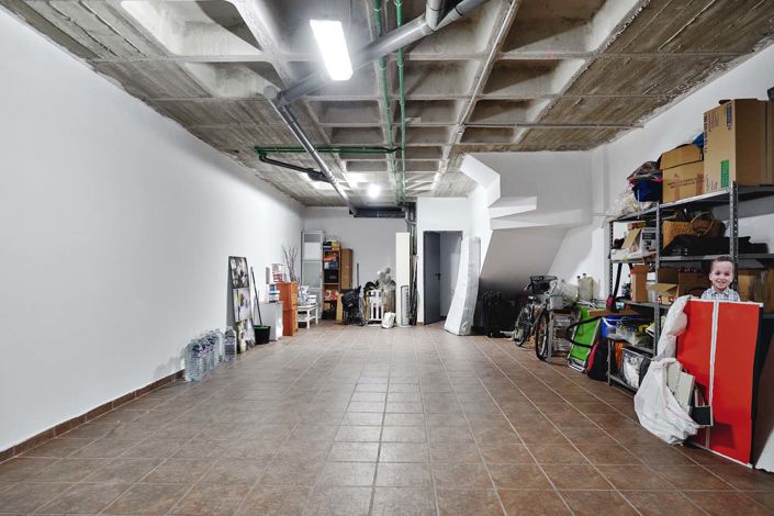 Image No.45-4 Bed Semi-Detached for sale