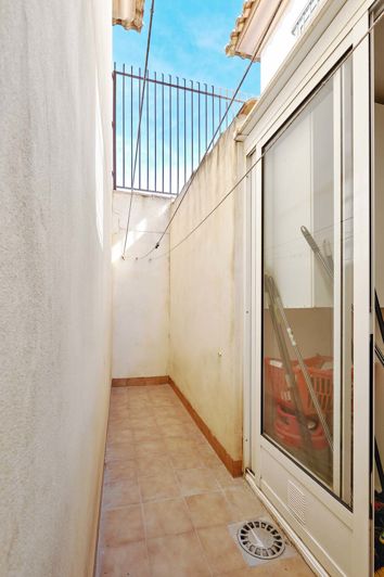 Image No.24-4 Bed Semi-Detached for sale