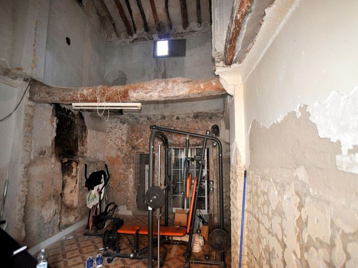 Image No.10-1 Bed Property for sale