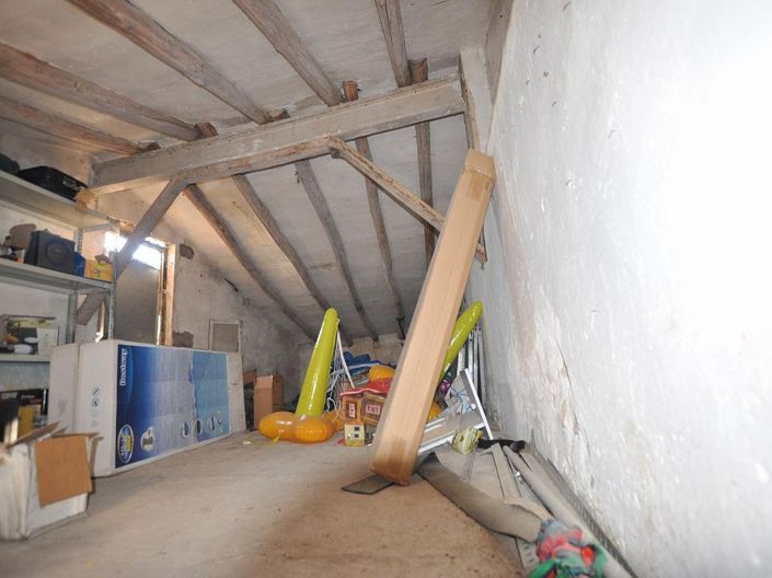 Image No.11-1 Bed Property for sale