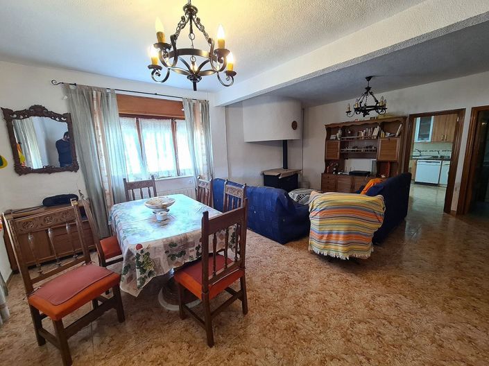 Image No.10-4 Bed Country House for sale