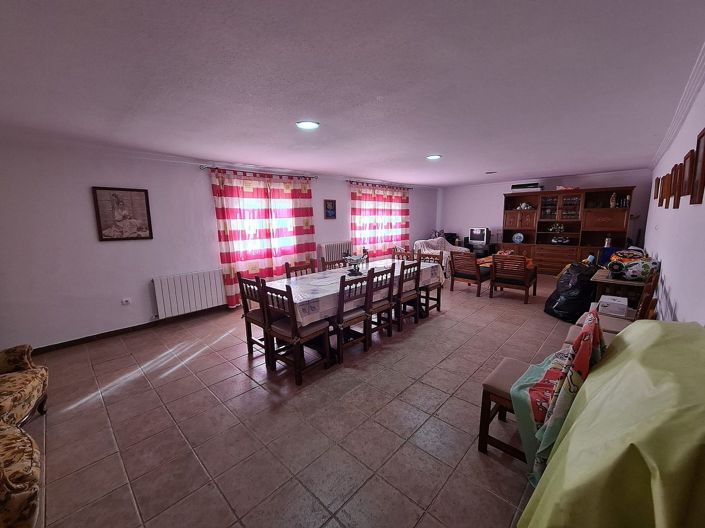 Image No.17-4 Bed Country House for sale