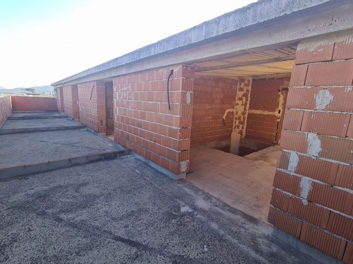 Image No.18-4 Bed Townhouse for sale