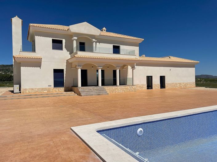 Image No.1-4 Bed Villa for sale
