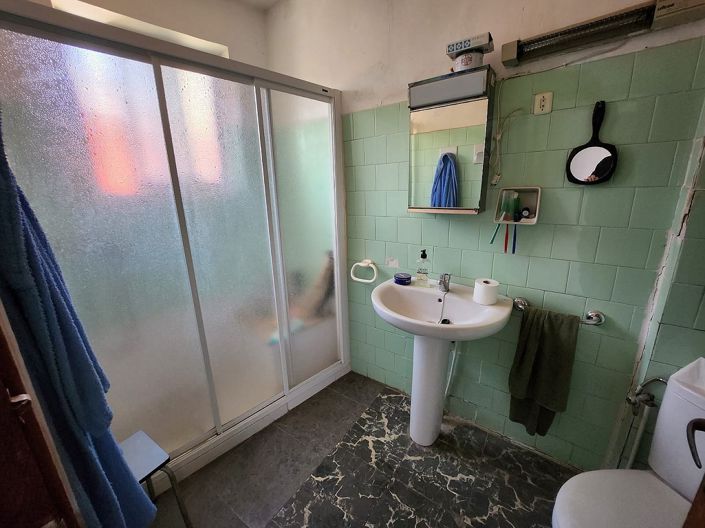 Image No.12-5 Bed Townhouse for sale