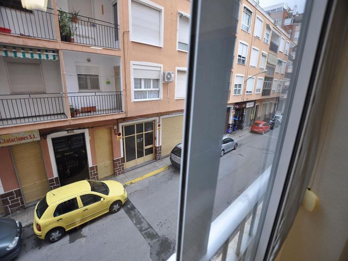 Image No.10-3 Bed Commercial for sale