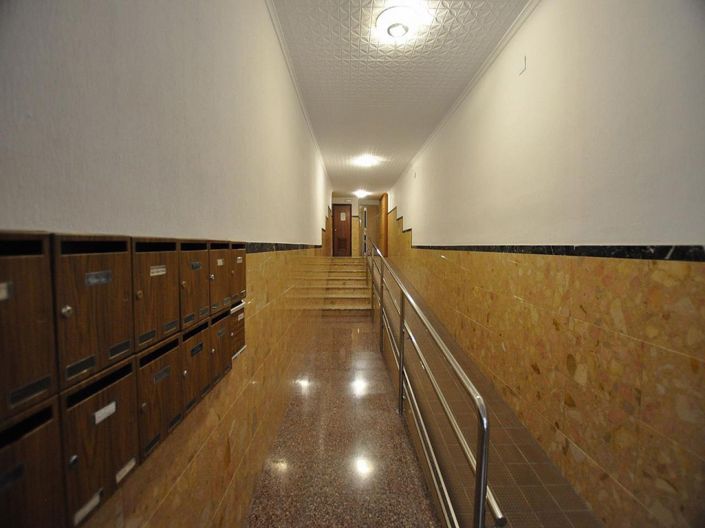 Image No.16-3 Bed Commercial for sale