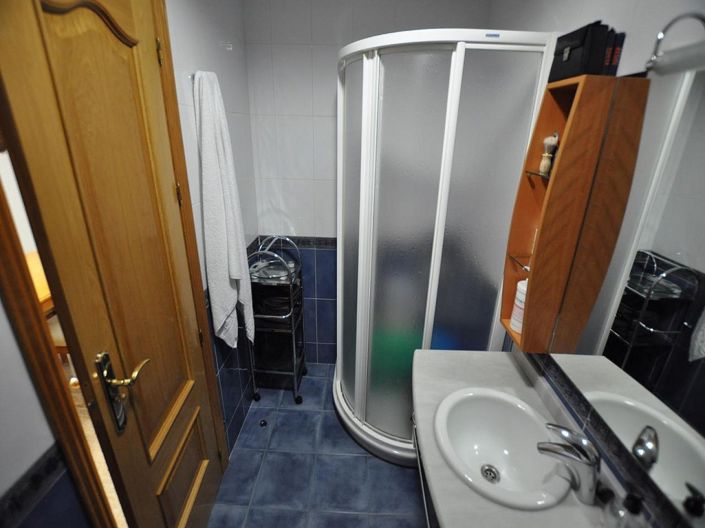 Image No.6-3 Bed Commercial for sale