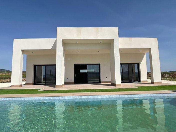 Image No.3-4 Bed Villa for sale