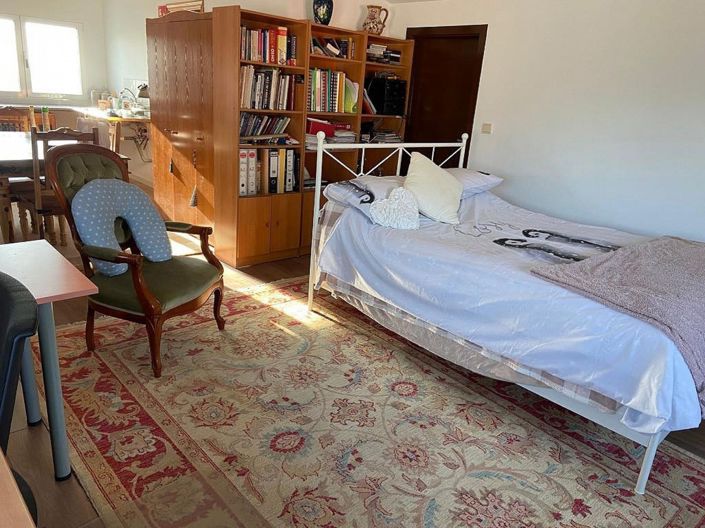 Image No.44-12 Bed Commercial for sale