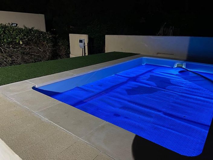 Image No.6-12 Bed Commercial for sale