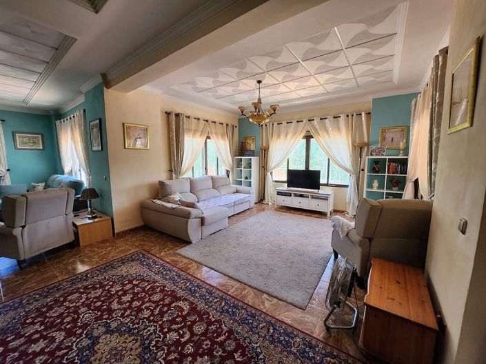 Image No.10-10 Bed Country House for sale