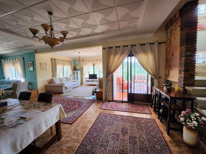 Image No.14-10 Bed Country House for sale