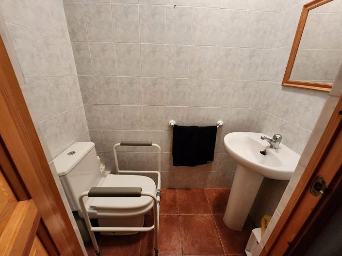 Image No.20-10 Bed Country House for sale