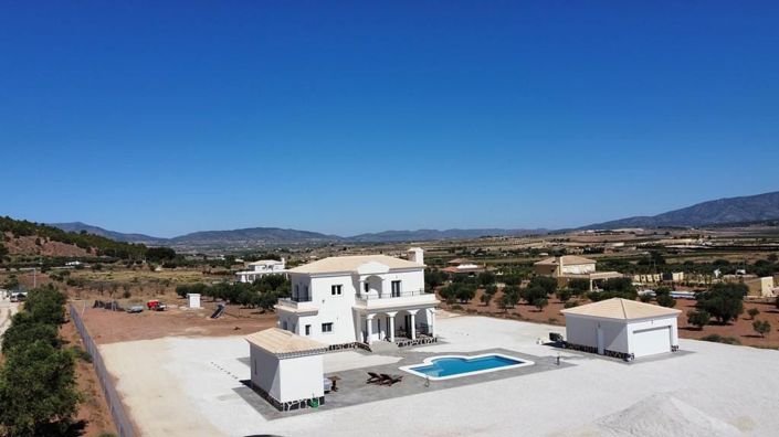 Image No.1-4 Bed Villa for sale