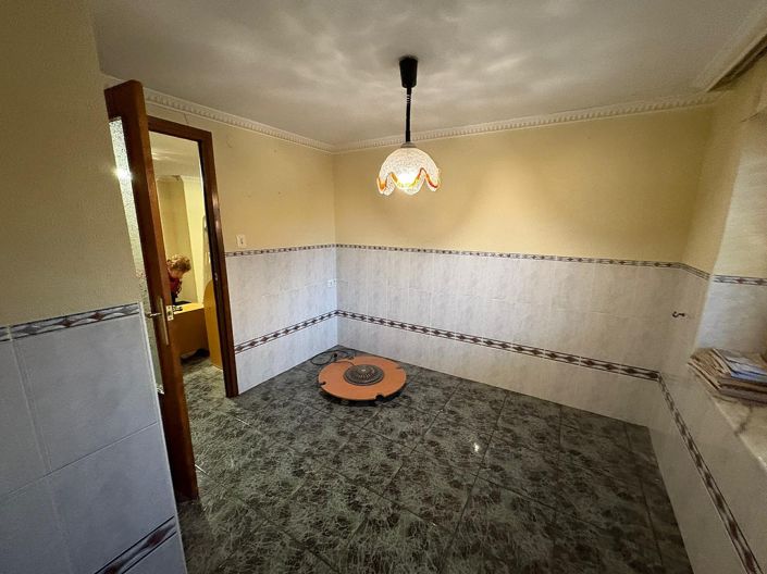 Image No.10-5 Bed Townhouse for sale