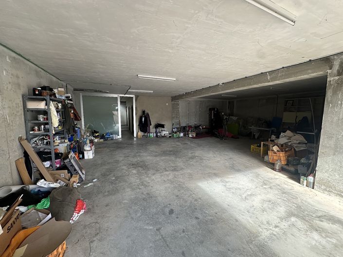 Image No.9-6 Bed Villa for sale