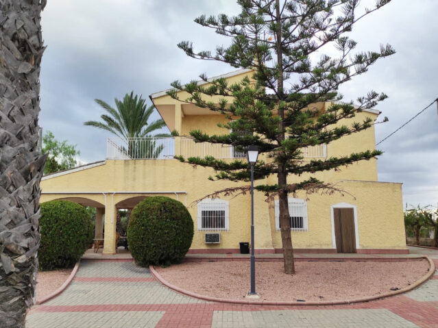 Image No.1-5 Bed Villa for sale