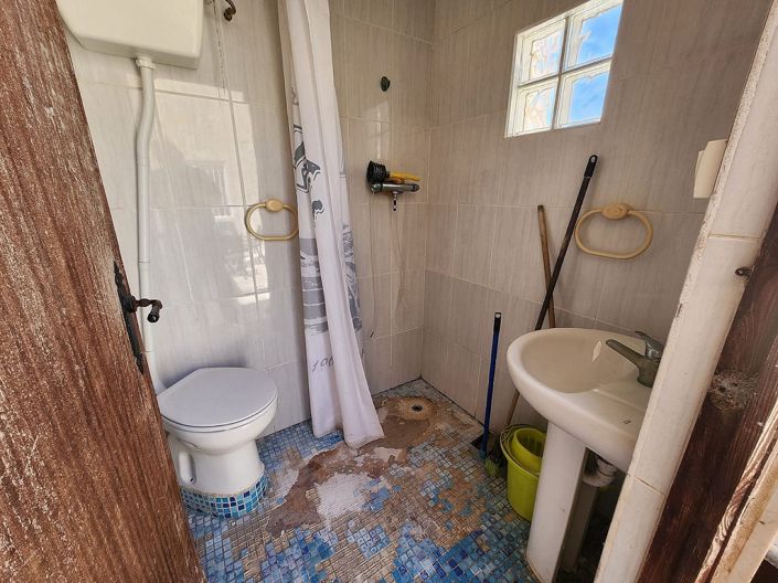 Image No.13-6 Bed House for sale