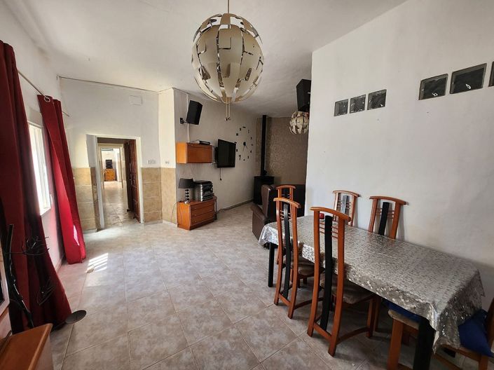 Image No.16-6 Bed House for sale