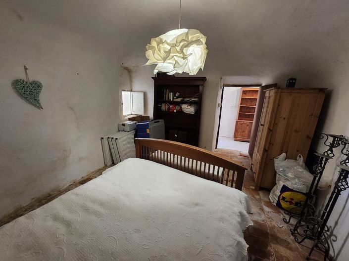 Image No.24-6 Bed House for sale