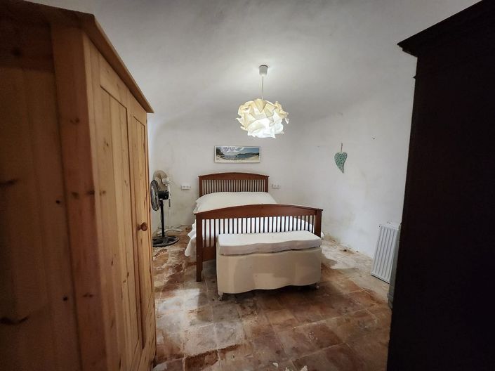 Image No.28-6 Bed House for sale