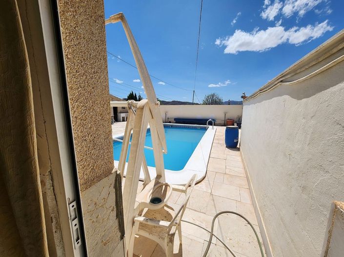 Image No.32-6 Bed House for sale