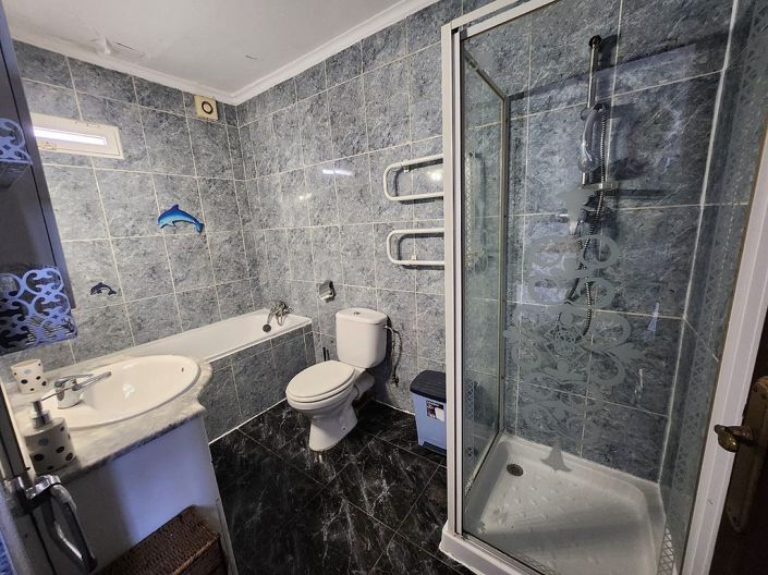 Image No.42-6 Bed House for sale