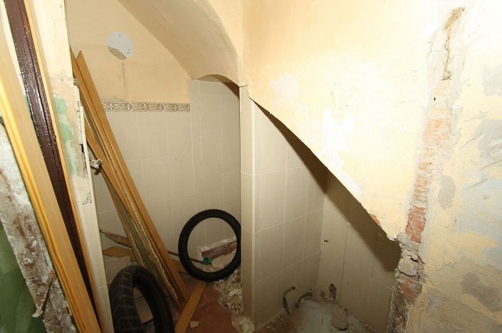 Image No.10-6 Bed Townhouse for sale