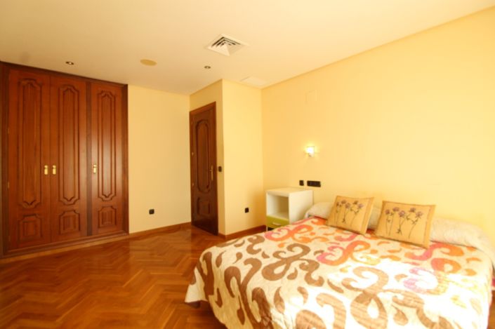 Image No.37-4 Bed Villa for sale