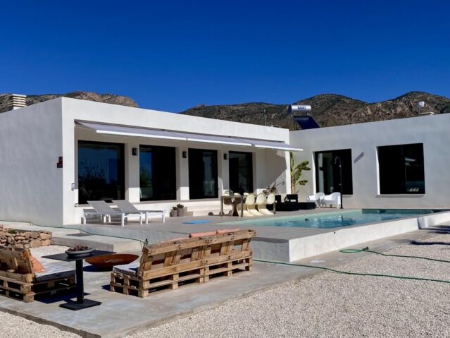 Image No.2-3 Bed Villa for sale