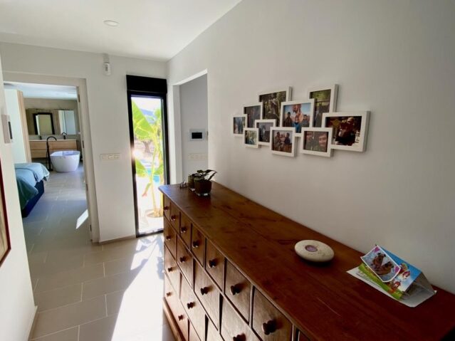 Image No.3-3 Bed Villa for sale