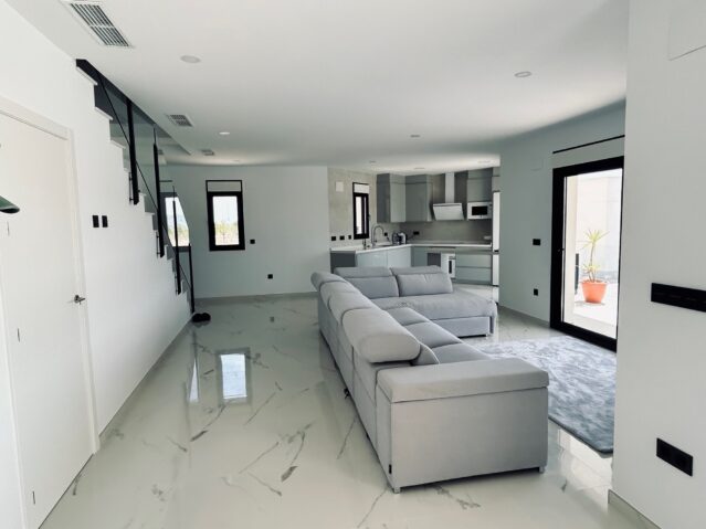 Image No.18-3 Bed Villa for sale