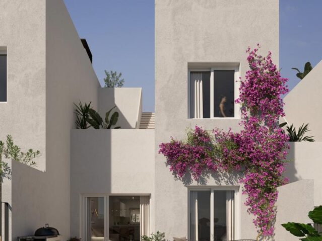 Image No.8-3 Bed Townhouse for sale