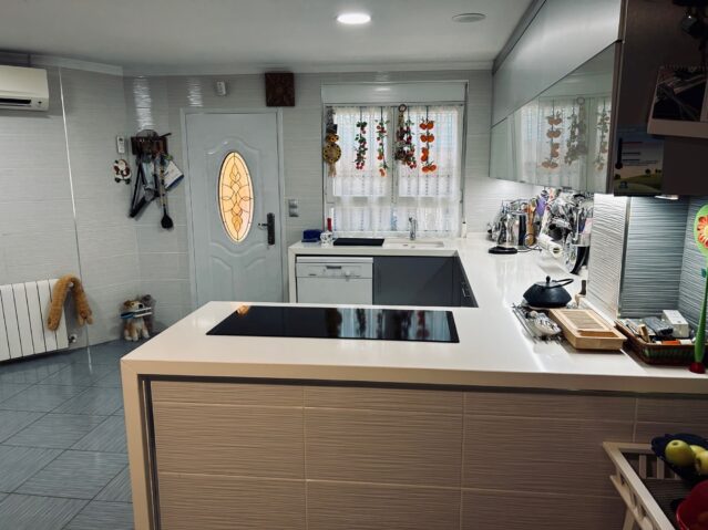 Image No.6-5 Bed Villa for sale