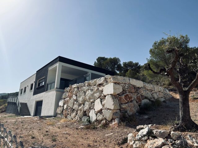 Image No.1-3 Bed Villa for sale