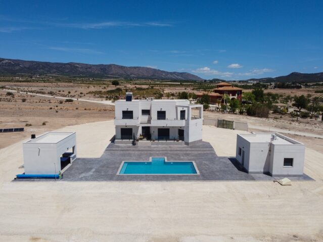 Image No.3-4 Bed Villa for sale