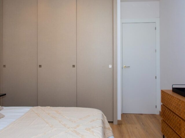 Image No.20-3 Bed Townhouse for sale