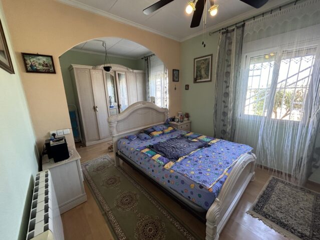 Image No.10-5 Bed Apartment for sale